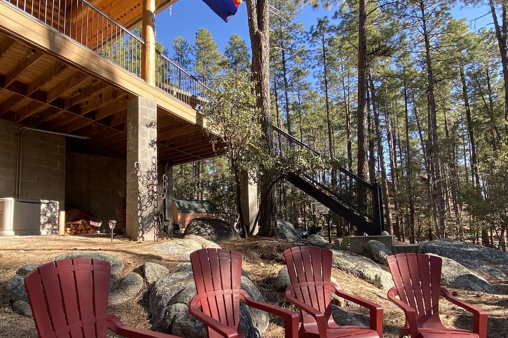 Photo of Outdoor in Highland Pines