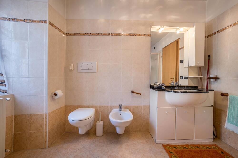 Photo of Bathroom in Fiave