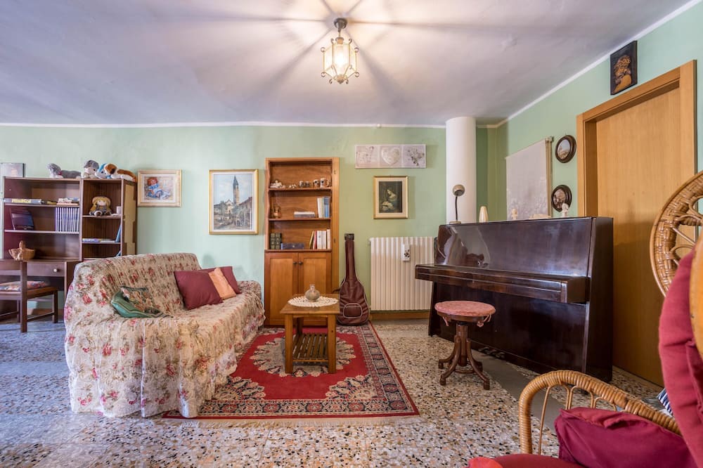 Photo of Livingroom in Fiave