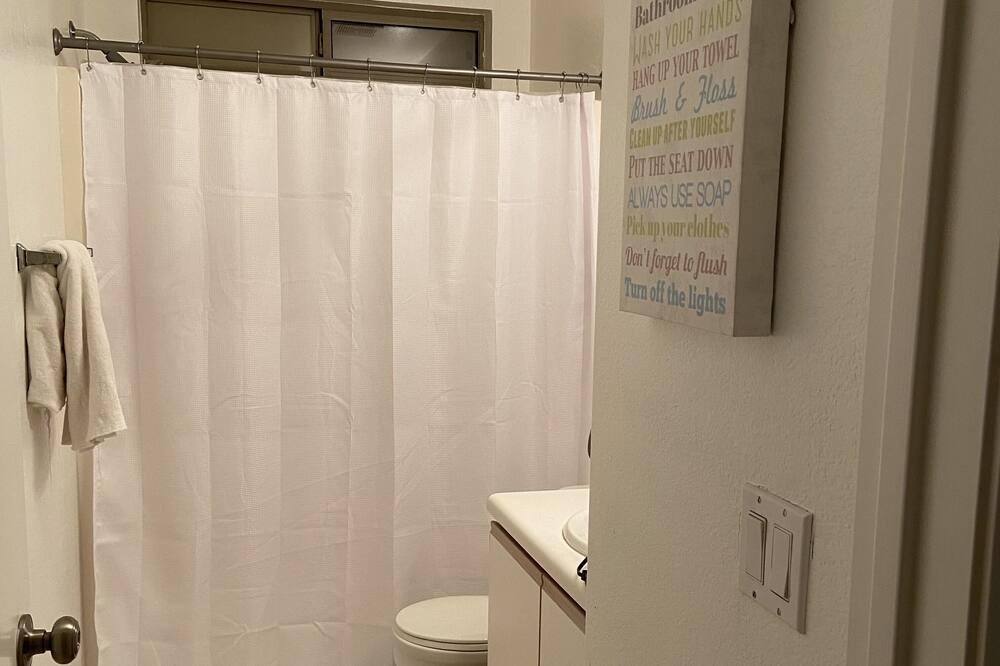 Photo of Bathroom in Mountain Vista Ranch