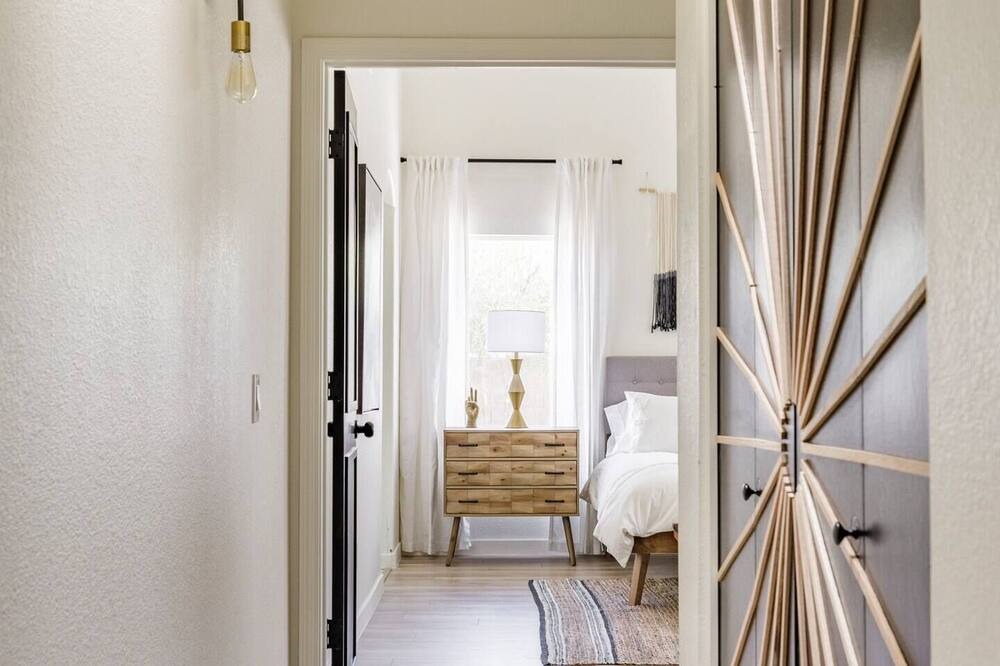 Photo of Bedroom in Paradise Valley Village