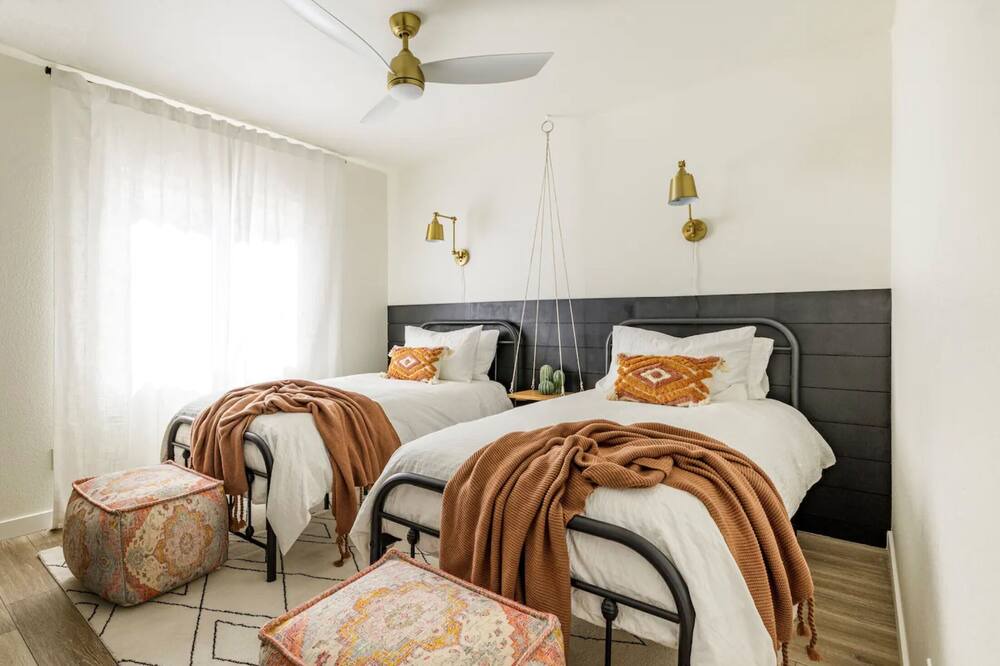 Photo of Bedroom in Paradise Valley Village