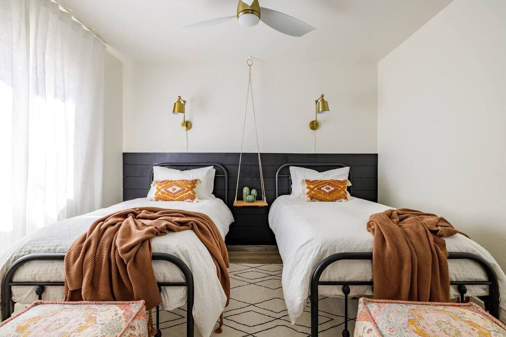 Photo of Bedroom in Paradise Valley Village