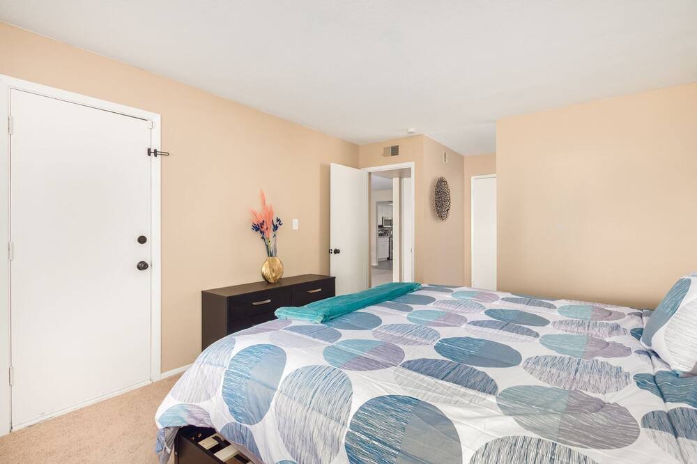 Photo of Bedroom in Lake Biltmore Village