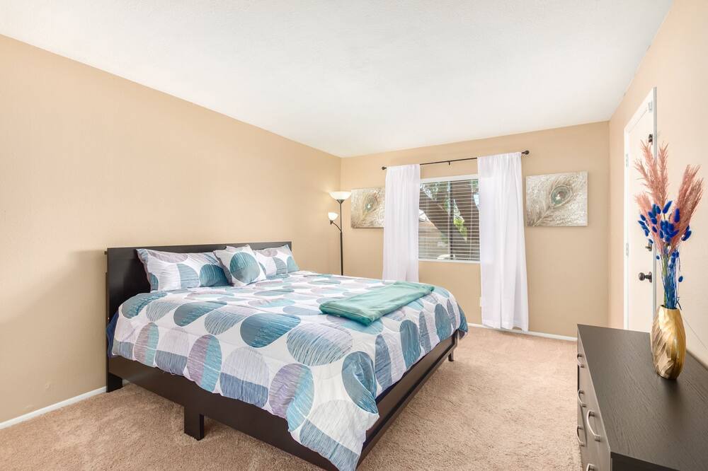 Photo of Bedroom in Lake Biltmore Village
