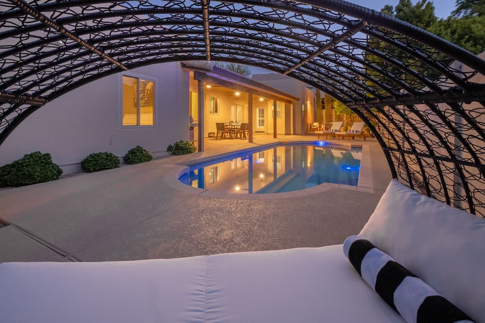 Photo of Outdoor in Paradise Valley Village