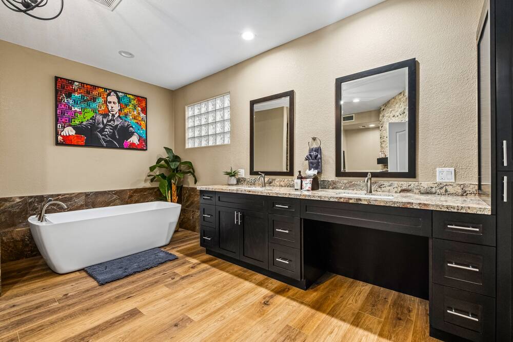 Photo of Bedroom in Paradise Valley Village