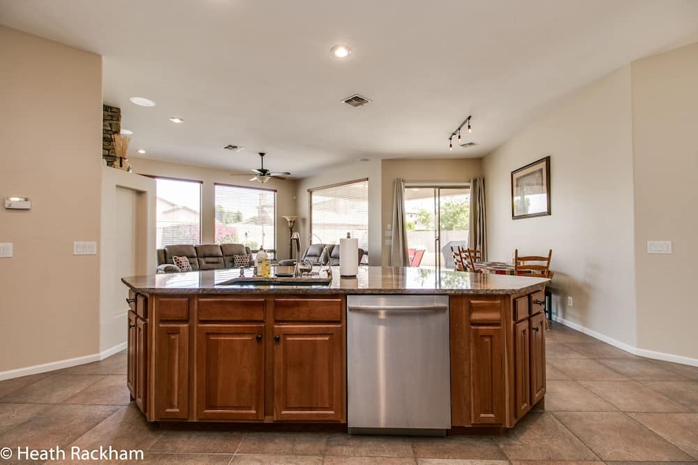 Photo of Kitchen in Wigwam Creek North