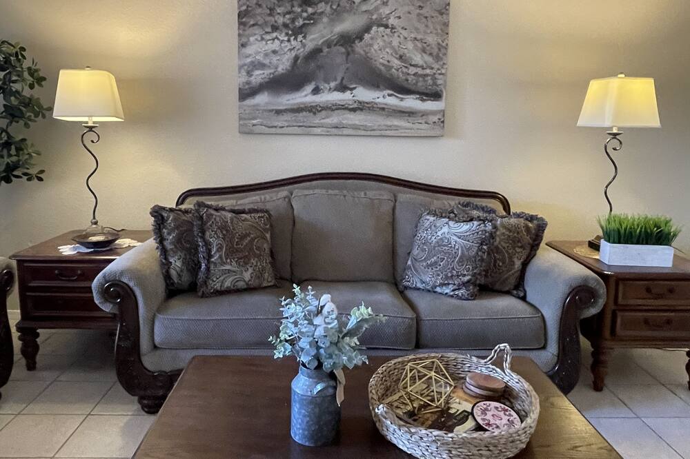 Photo of Livingroom in Fortuna Foothills