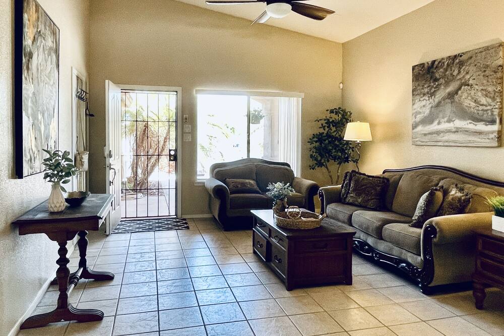 Photo of Livingroom in Fortuna Foothills