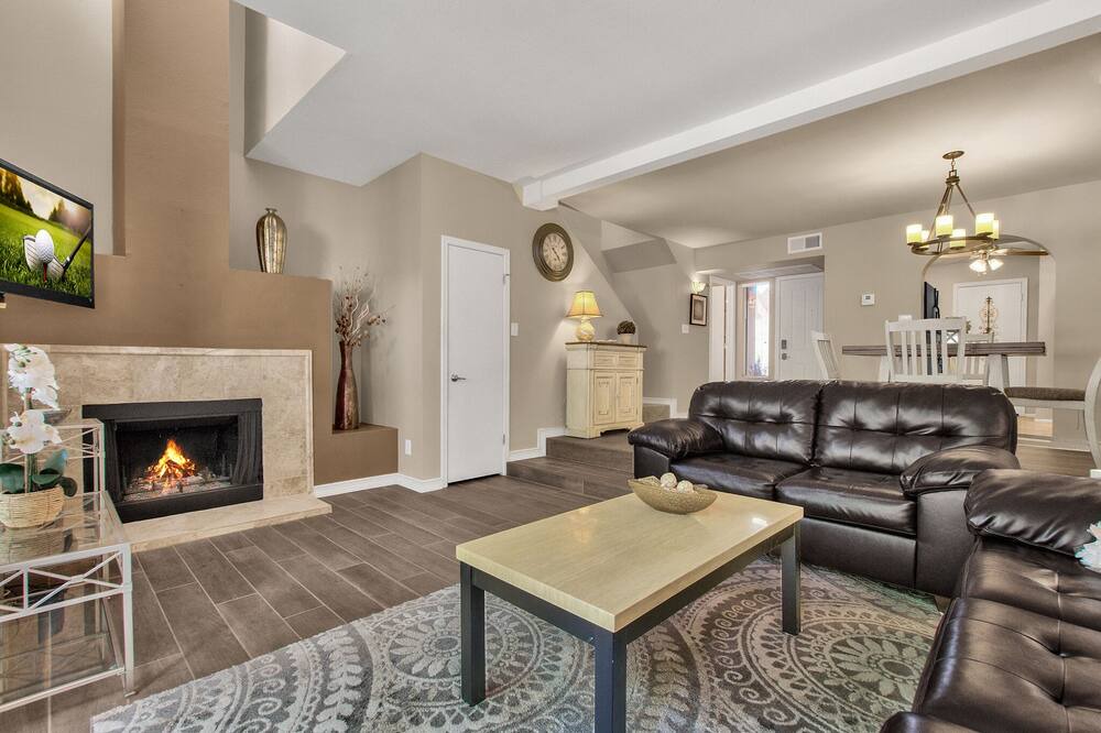 Photo of Livingroom in Scottsdale Ranch