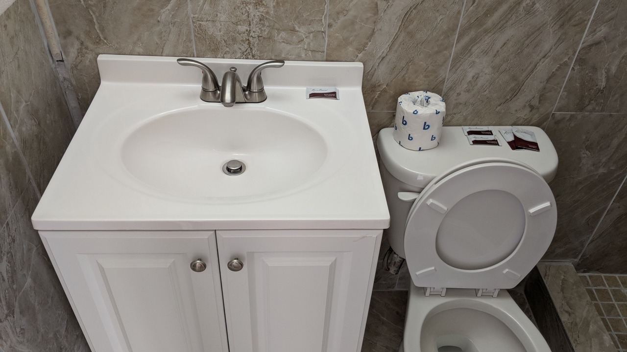 Photo of Bathroom in Globe