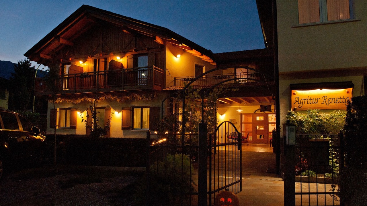 Photo of Buildings in Tassullo