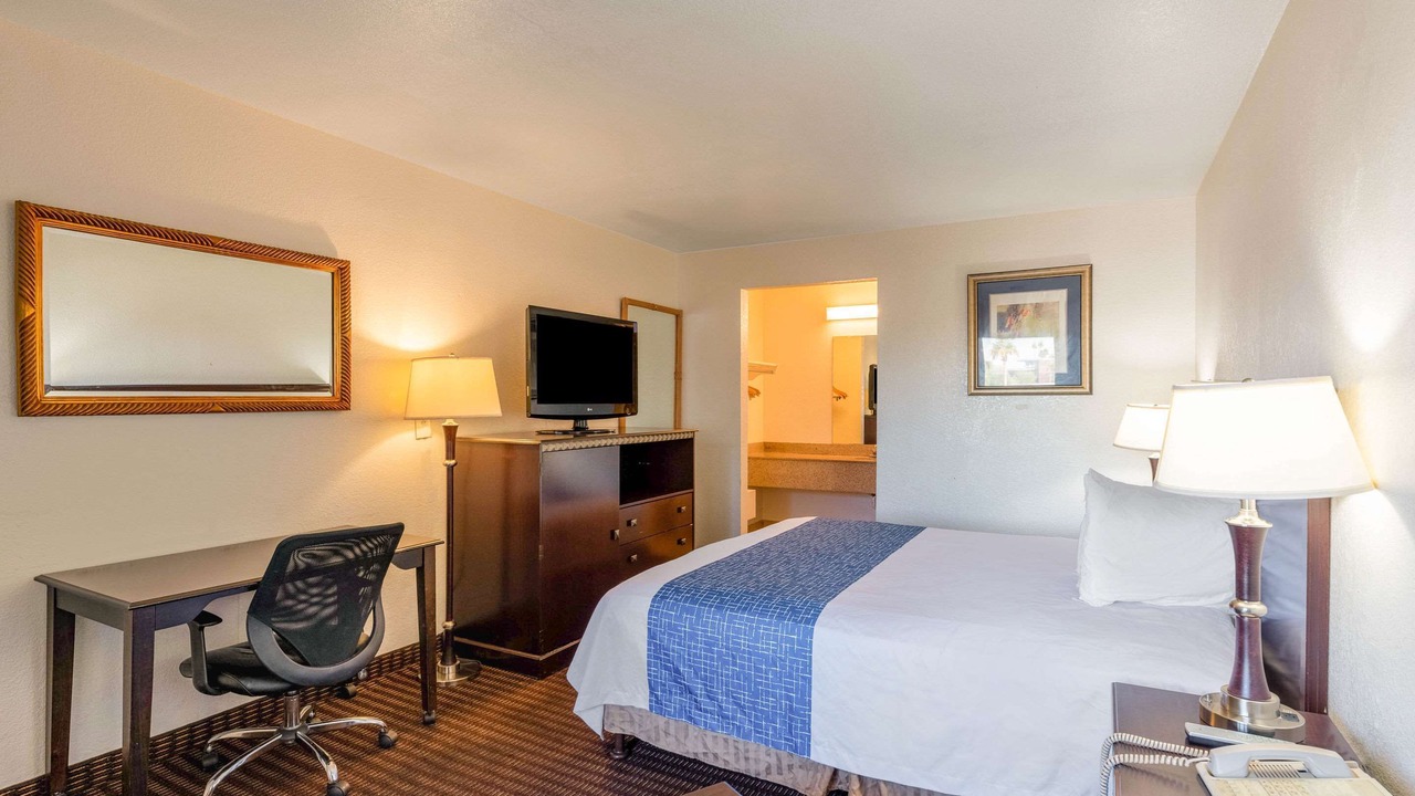 Photo of Bedroom in Metro North Corporate Park