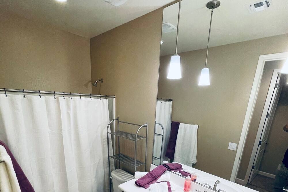 Photo of Bathroom in Glendale