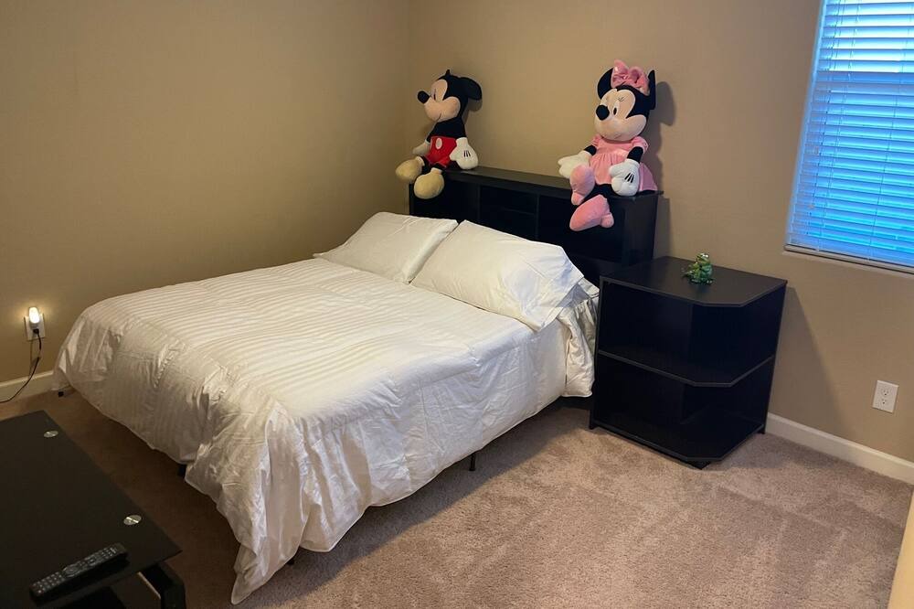 Photo of Bedroom in Glendale
