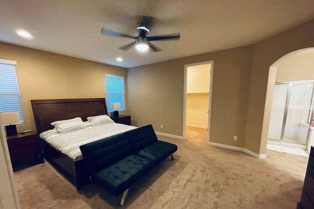 Photo of Bedroom in Glendale