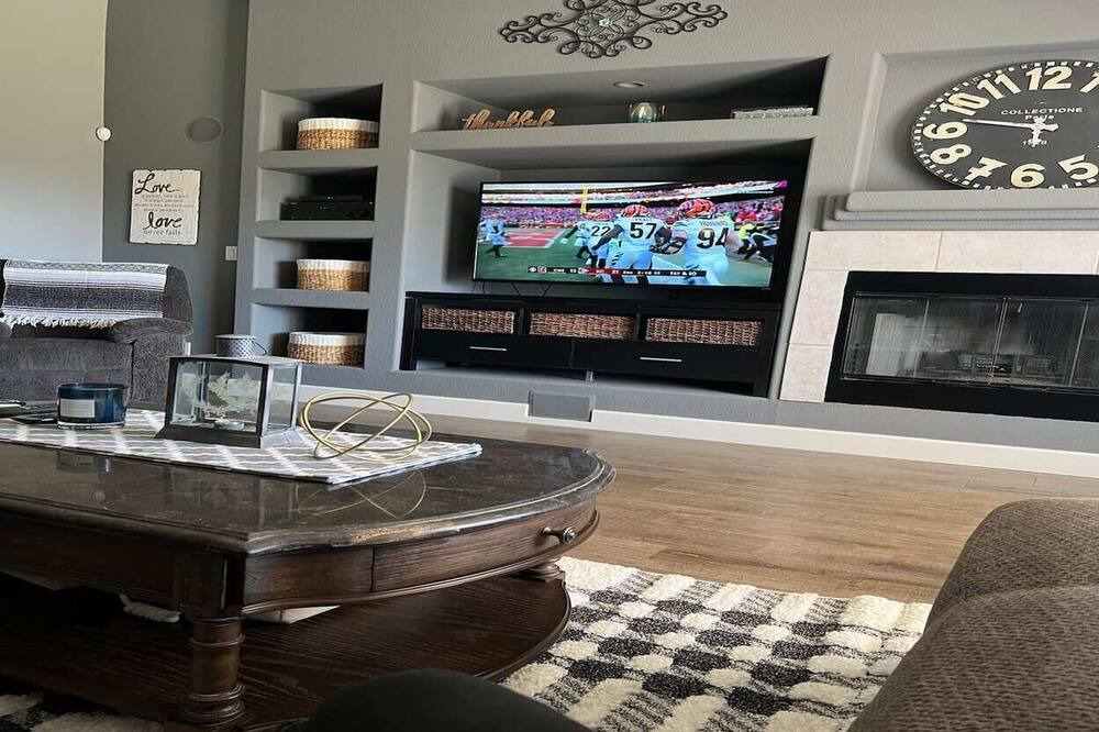 Photo of Livingroom in Sunridge Estates