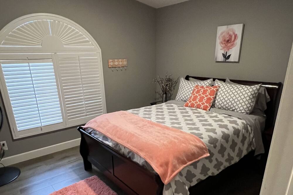 Photo of Bedroom in Sunridge Estates