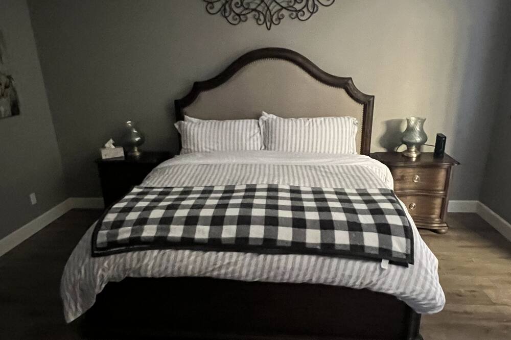 Photo of Bedroom in Sunridge Estates