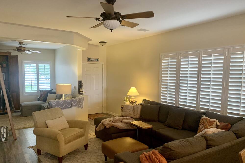 Photo of Livingroom in Gold Canyon
