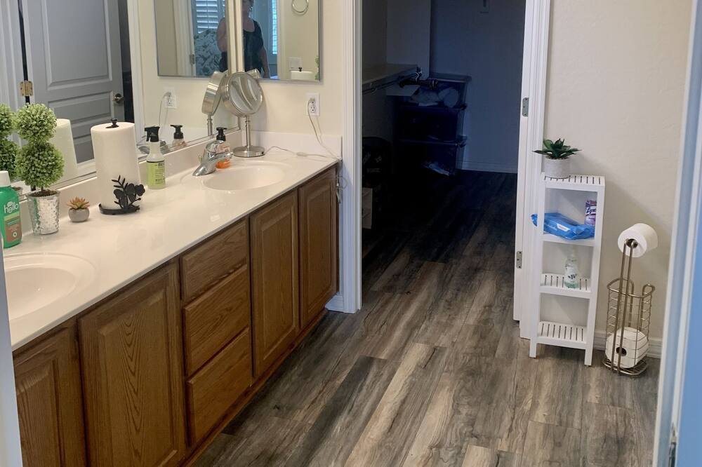Photo of Bathroom in Gold Canyon