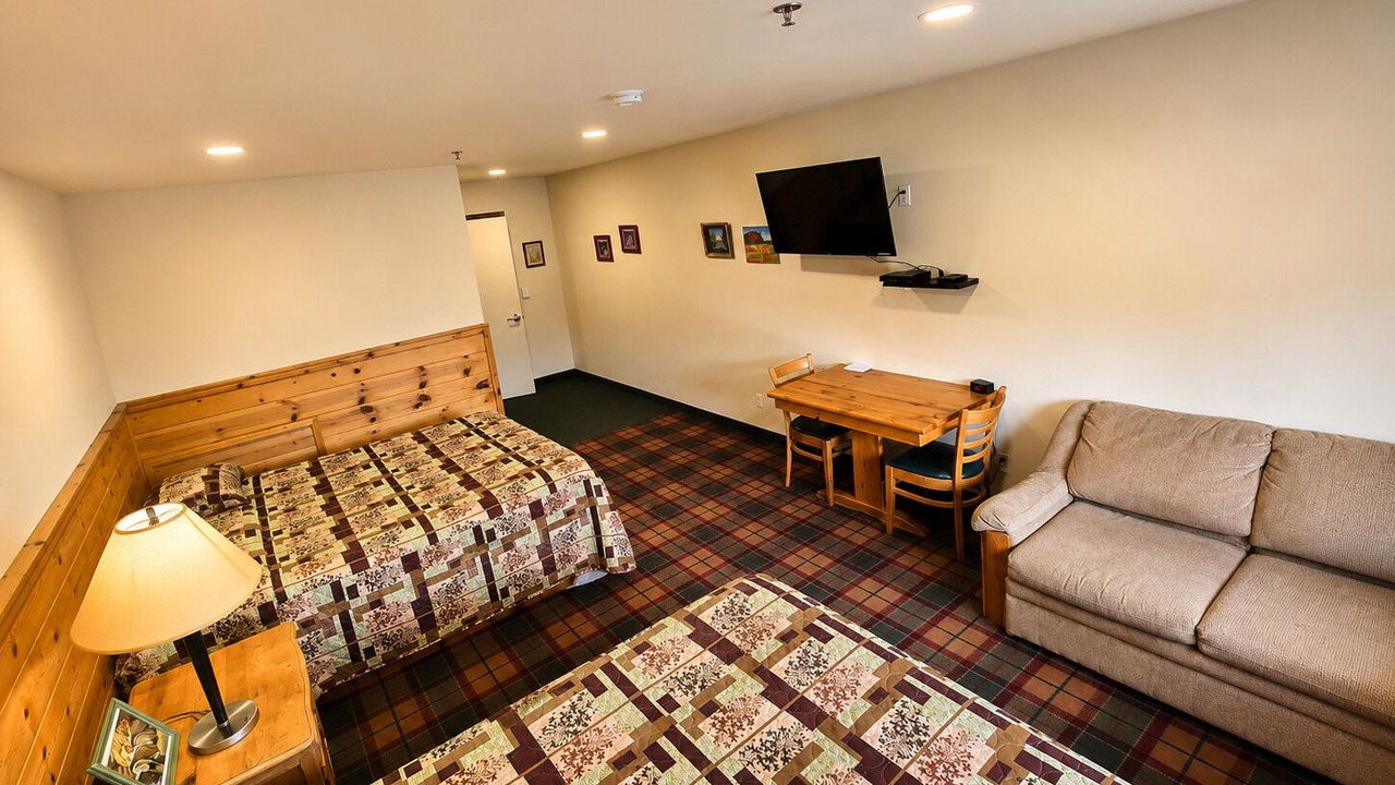 Photo of Bedroom in Mammoth Creek