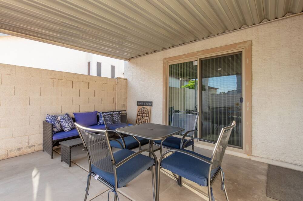 Photo of Patio Balcony in Peacock Village