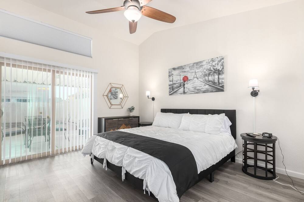 Photo of Bedroom in Peacock Village