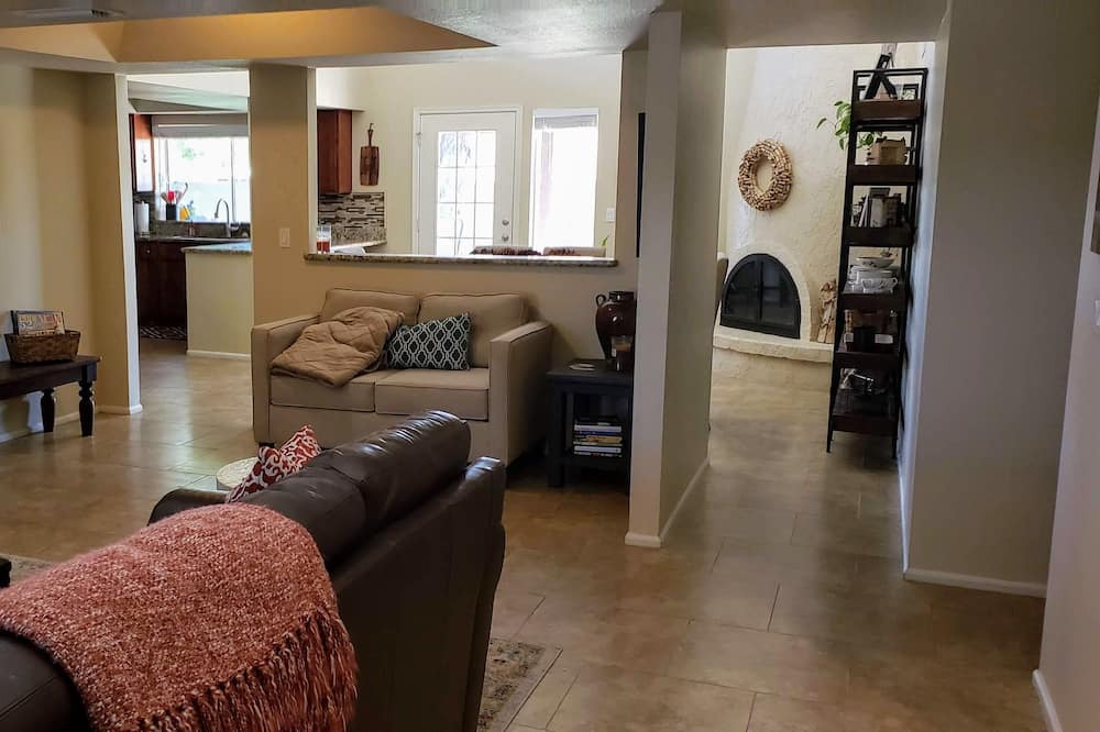 Photo of Livingroom in Scottsdale