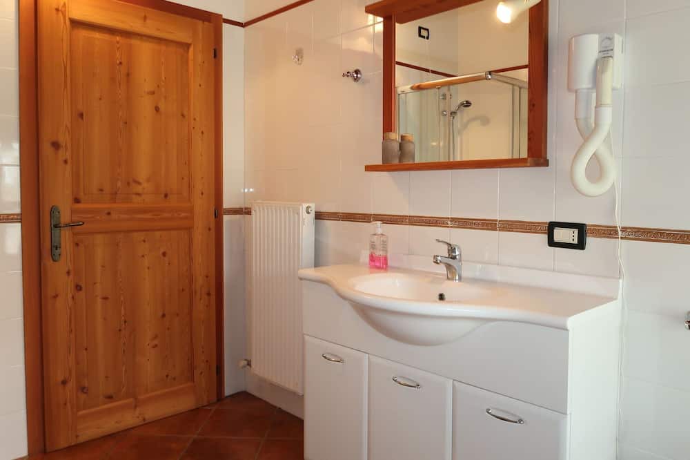 Photo of Bathroom in Calceranica al Lago