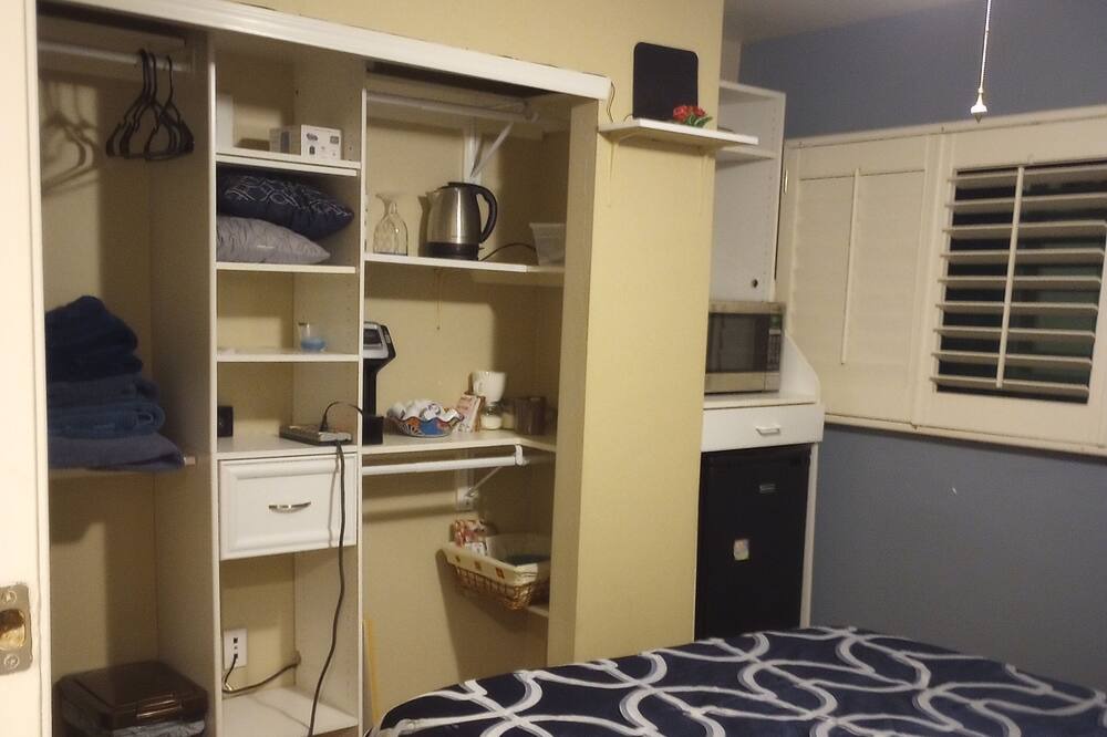 Photo of Bedroom in Peter Howell