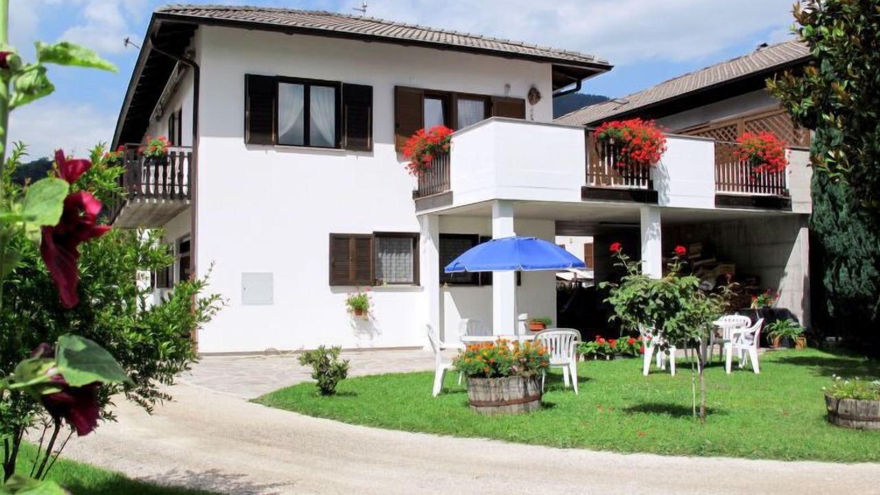 Photo of Outdoor in Calceranica al Lago