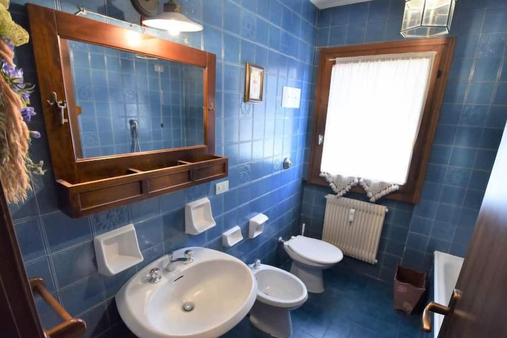 Photo of Bathroom in Palu
