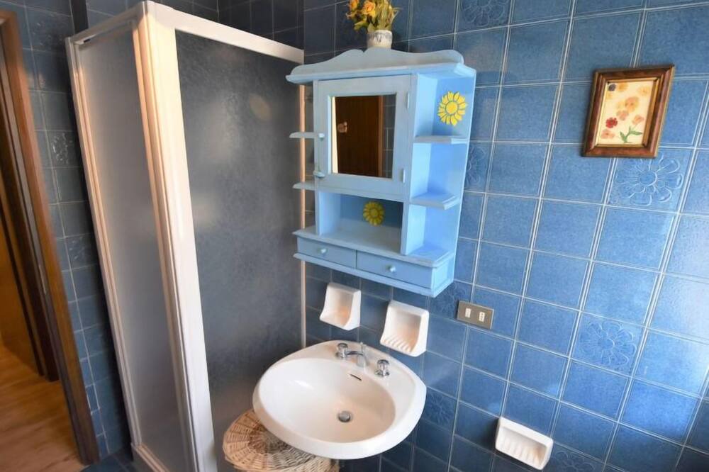 Photo of Bathroom in Palu