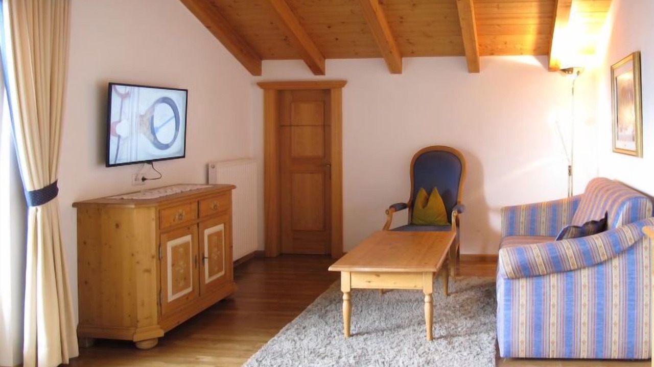 Photo of Livingroom in Postal
