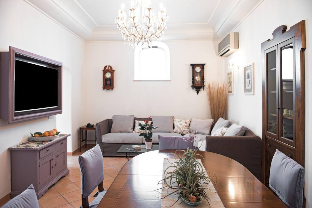 Photo of Livingroom in Path of the Gods