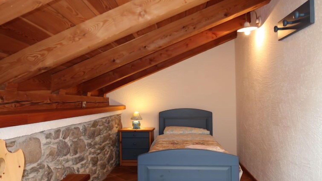 Photo of Bedroom in Calceranica al Lago