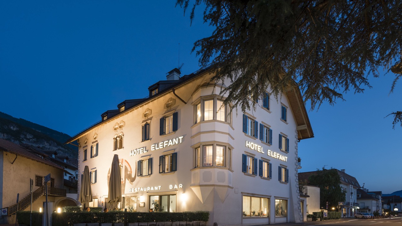 Photo of Buildings in Auer