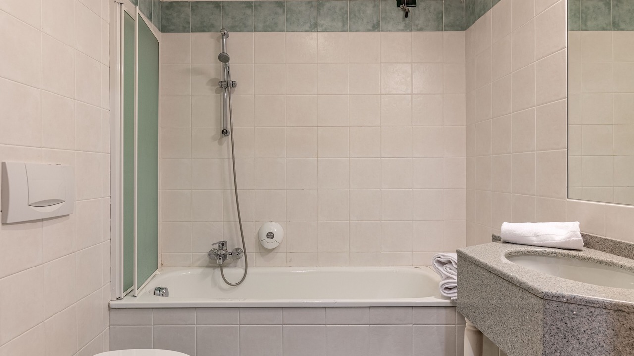Photo of Bathroom in Tenno
