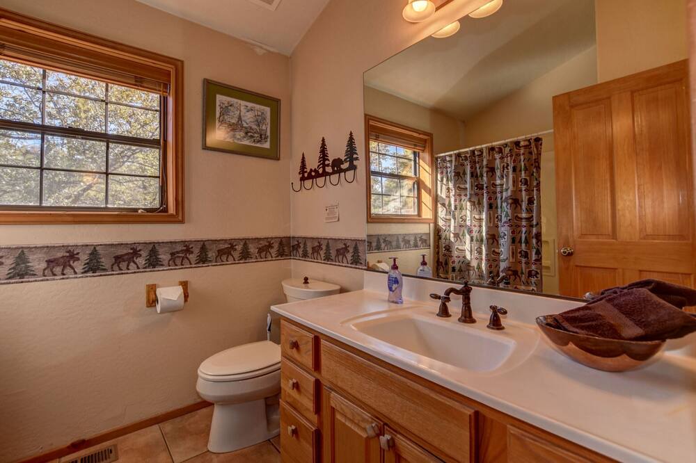 Photo of Bathroom in Highland Pines