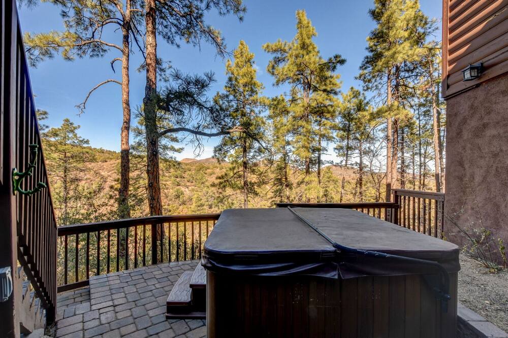 Photo of Outdoor in Highland Pines