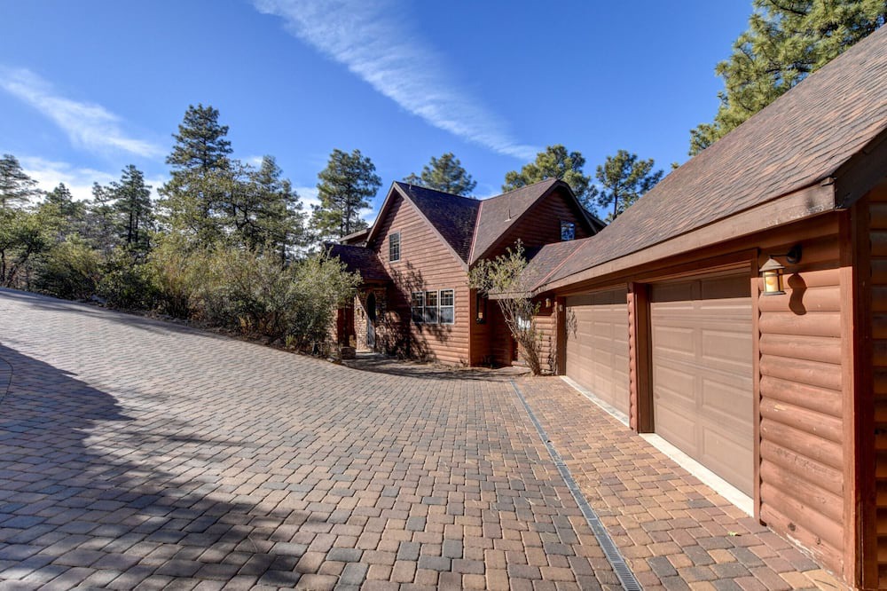 Photo of Outdoor in Highland Pines