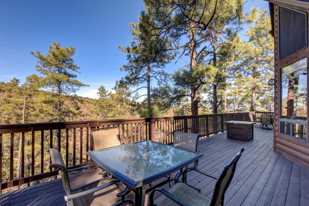 Photo of Patio Balcony in Highland Pines