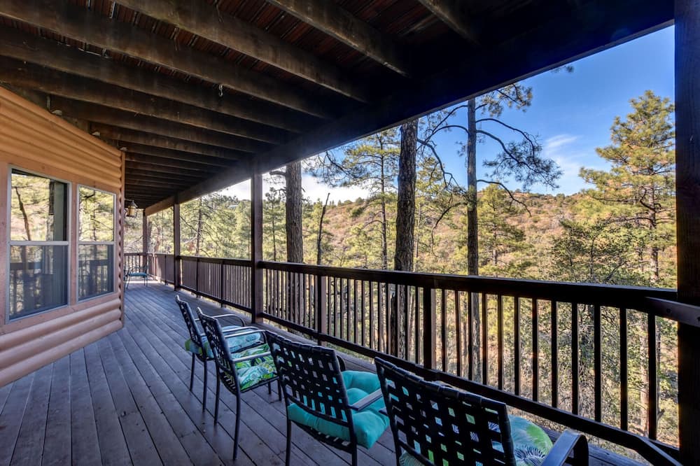 Photo of Patio Balcony in Highland Pines