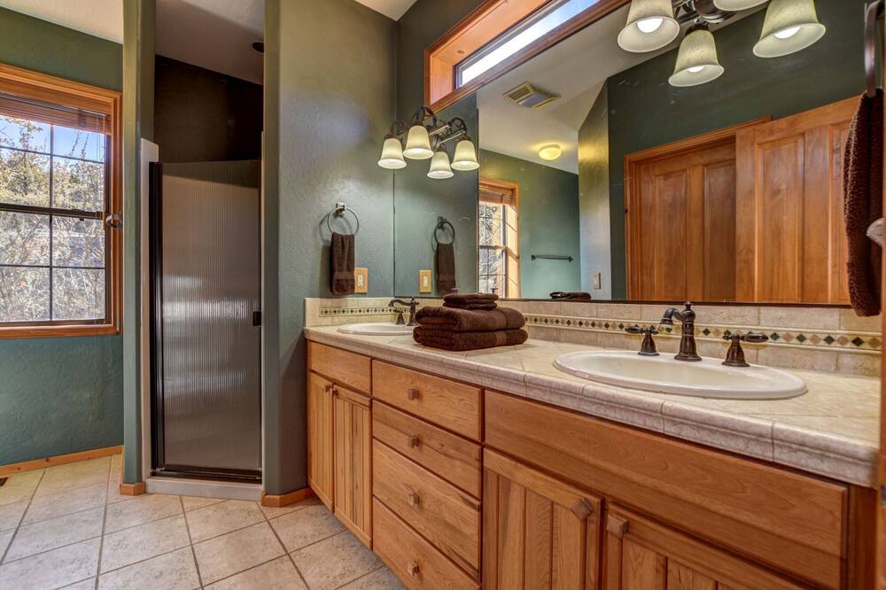Photo of Bathroom in Highland Pines
