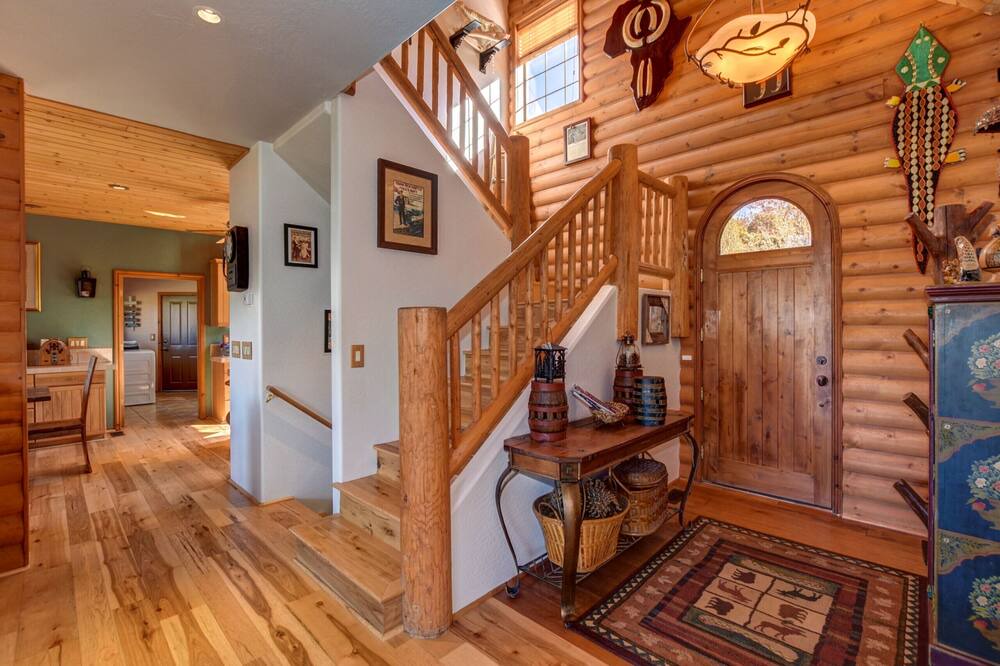 Photo of Livingroom in Highland Pines