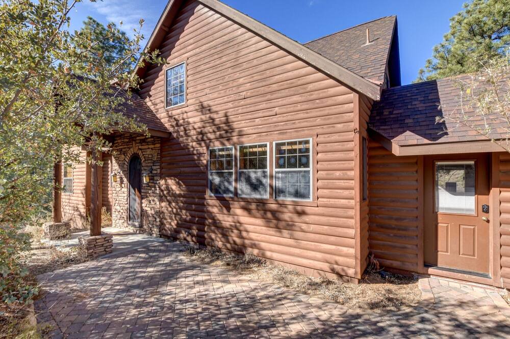 Photo of Outdoor in Highland Pines