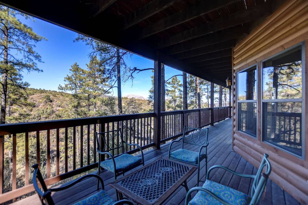 Photo of Patio Balcony in Highland Pines