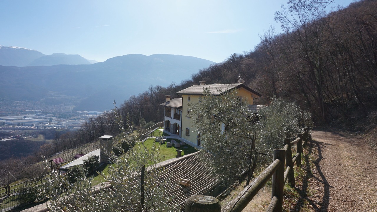 Photo of Outdoor in Isera